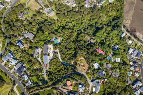 Photo of property in 79 Roberts Road, Matakatia, Whangaparaoa, 0930