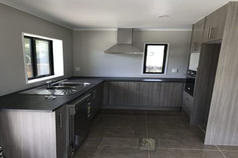 Photo of property in 12 Cobham Crescent, Kelston, Auckland, 0602