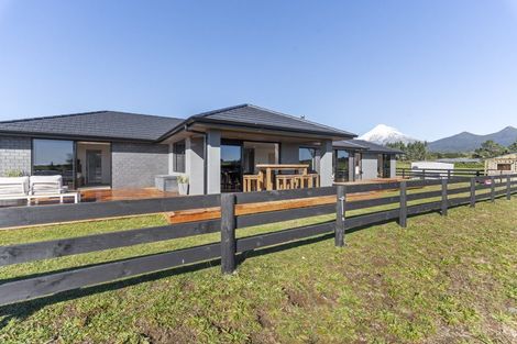 Photo of property in 188 Maude Road, Kaimiro, New Plymouth, 4371
