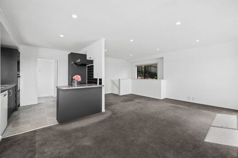 Photo of property in 3/52 Agincourt Street, Glenfield, Auckland, 0629