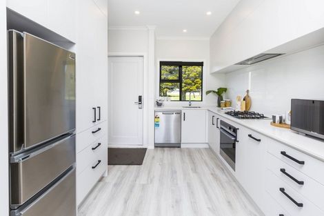 Photo of property in 13 Green Lane, Wallaceville, Upper Hutt, 5018