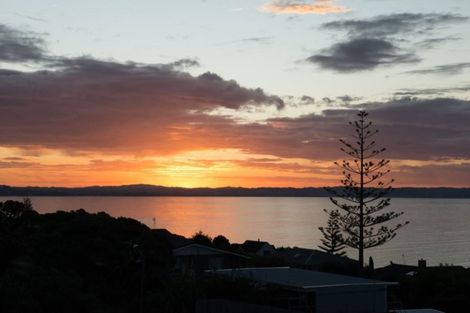 Photo of property in 57 Pacific Parade, Army Bay, Whangaparaoa, 0930