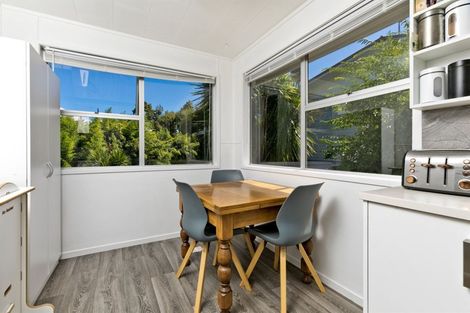 Photo of property in 28 Mawney Road, Henderson, Auckland, 0610