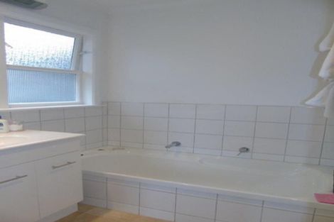 Photo of property in 15 Tainui Terrace, Tawa, Wellington, 5028