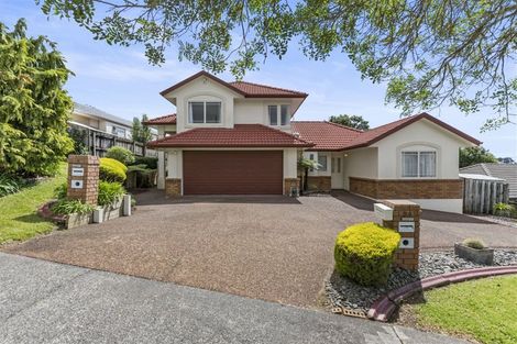 Photo of property in 8 Fulmar Way, Unsworth Heights, Auckland, 0632