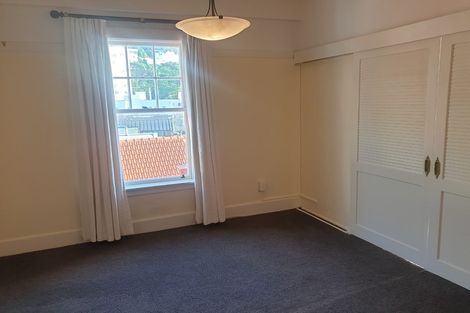 Photo of property in Inverleith Apartments, 5/306 Oriental Parade, Oriental Bay, Wellington, 6011