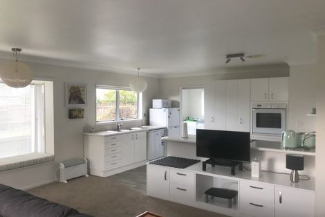 Photo of property in 1/28 Rewarewa Road, Te Atatu Peninsula, Auckland, 0610