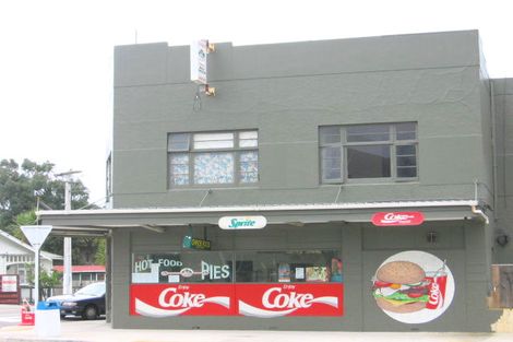 Photo of property in 1 Randwick Road, Moera, Lower Hutt, 5010