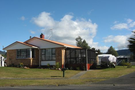 Photo of property in 13 Te Wharekaihua Grove, Turangi, 3334