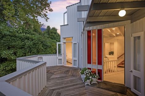 Photo of property in 25 Eastcliffe Road, Castor Bay, Auckland, 0620