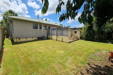 Photo of property in 2 Oaklea Avenue, Marton, 4710