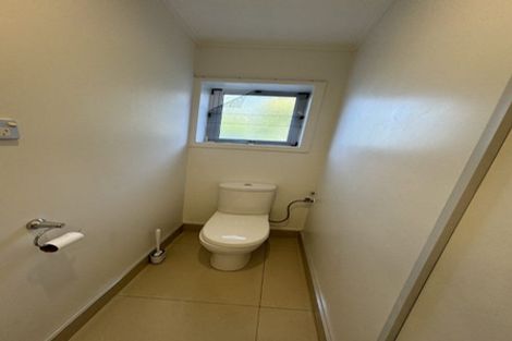 Photo of property in 1/14 Chequers Avenue, Glenfield, Auckland, 0629