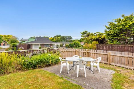 Photo of property in 5 Wakefield Grove, Waikanae, 5036