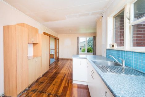 Photo of property in 10 Somerset Crescent, Highbury, Palmerston North, 4412