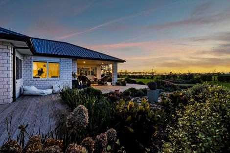 Photo of property in 60 Turangi Road, Motunui, Waitara, 4383