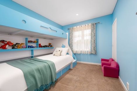 Photo of property in 52 Woodside Road, Massey, Auckland, 0614