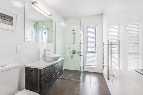 Photo of property in 132 Landmark Terrace, Orewa, 0931