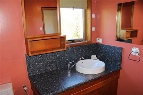 Photo of property in 21 Kakariki Grove, Waikanae, 5036