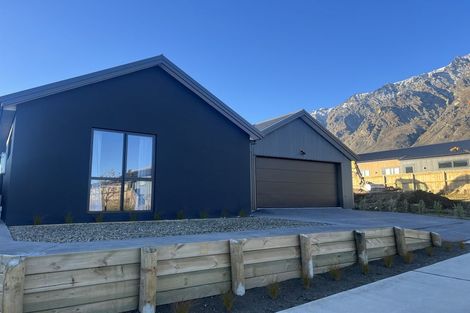 Photo of property in 12 Corriedale Road, Jacks Point, 9371