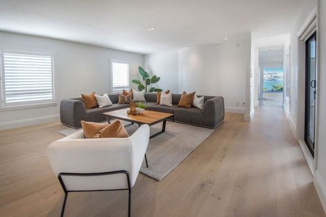Photo of property in 31a Stanley Point Road, Stanley Point, Auckland, 0624