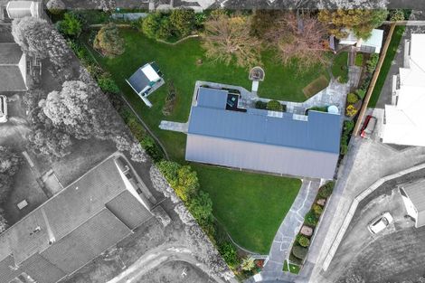 Photo of property in 9 Lesley Grove, Waikanae, 5036