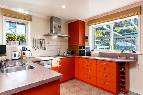 Photo of property in 16 Huia Street, Waikawa, Picton, 7220