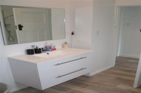 Photo of property in 1112 Caroline Road, Mayfair, Hastings, 4122