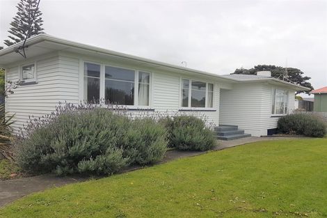 Photo of property in 33 Fox Street, Opunake, 4616