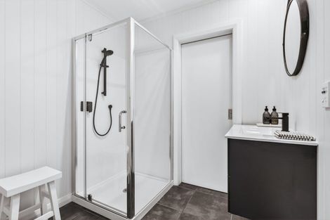 Photo of property in 1 Winston Street, Acacia Bay, Taupo, 3330