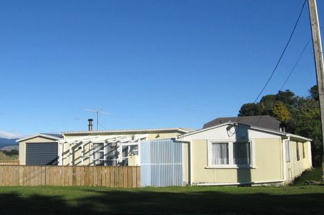 Photo of property in 11 Rata Street, Otaki Beach, Otaki, 5512