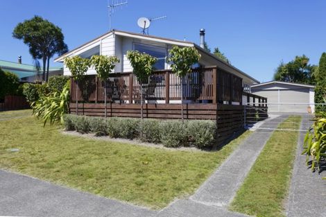 Photo of property in 108 Richmond Avenue, Richmond Heights, Taupo, 3330