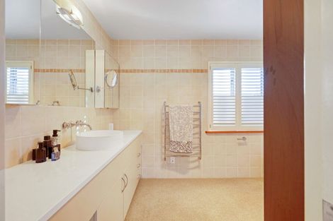 Photo of property in 1 Hikanui Place, Havelock North, 4130