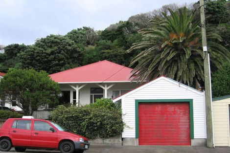 Photo of property in 172 Derwent Street, Island Bay, Wellington, 6023