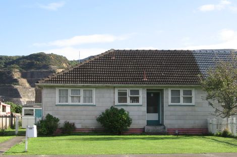 Photo of property in 1295 High Street, Taita, Lower Hutt, 5011