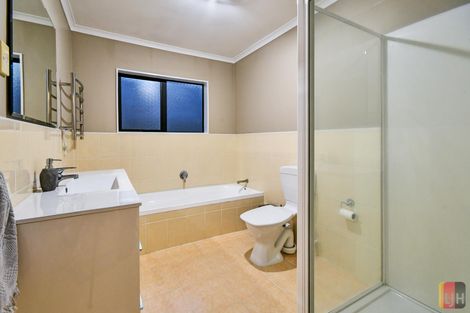 Photo of property in 51 Castlefinn Drive, Weymouth, Auckland, 2103