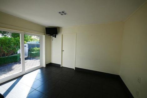 Photo of property in 14 Donzella Place, Conifer Grove, Takanini, 2112