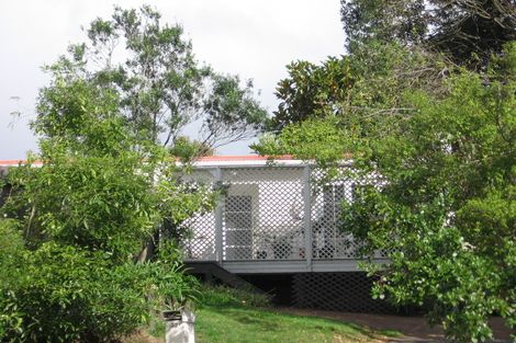 Photo of property in 32 Atkinson Road, Titirangi, Auckland, 0604