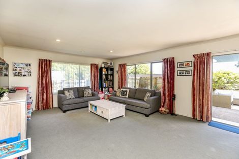 Photo of property in 5 Rimu Street, Inglewood, 4330