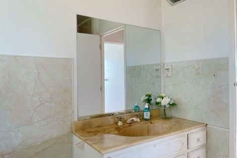 Photo of property in 15 Keegan Drive, Massey, Auckland, 0614