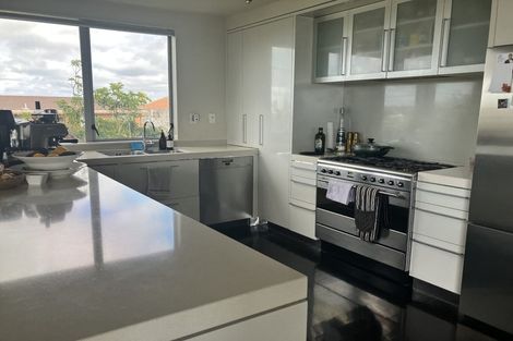 Photo of property in 34 Beach Road, Castor Bay, Auckland, 0620