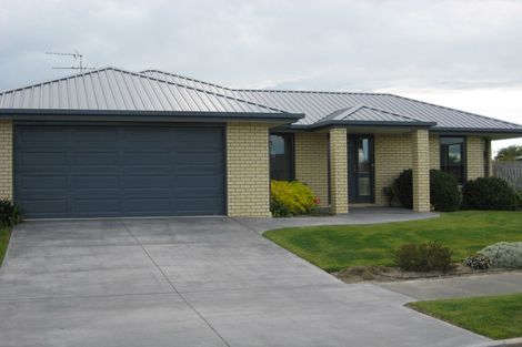 Photo of property in 12 Clifford Place, Amberley, 7410