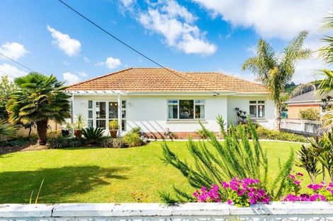Photo of property in 1 Douglas Street, Kensington, Whangarei, 0112