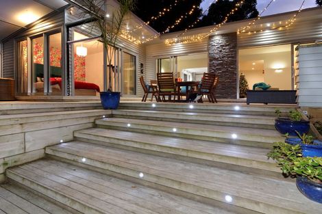 Photo of property in 24 Ngaio Road, Titirangi, Auckland, 0604