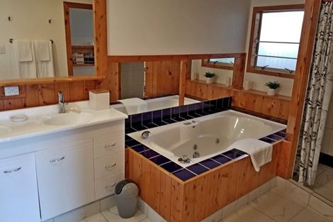 Photo of property in 18 Sir George Back Street, Opua, 0200