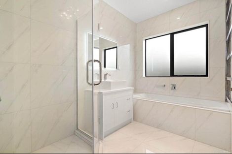 Photo of property in 53 Twin Parks Rise, Papakura, 2110