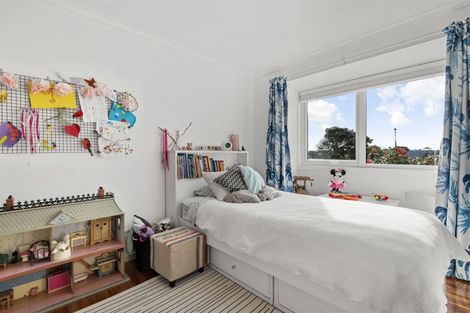 Photo of property in 52 Kia Ora Road, Beach Haven, Auckland, 0626