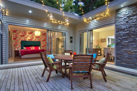 Photo of property in 24 Ngaio Road, Titirangi, Auckland, 0604