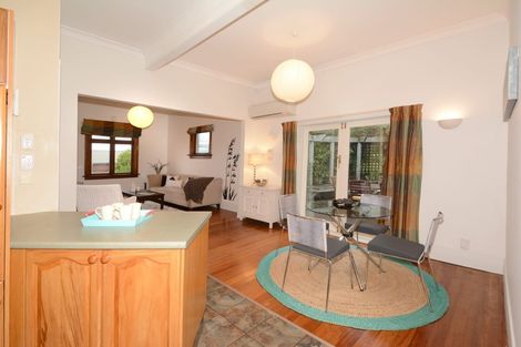 Photo of property in 49 Earls Road, Saint Clair, Dunedin, 9012