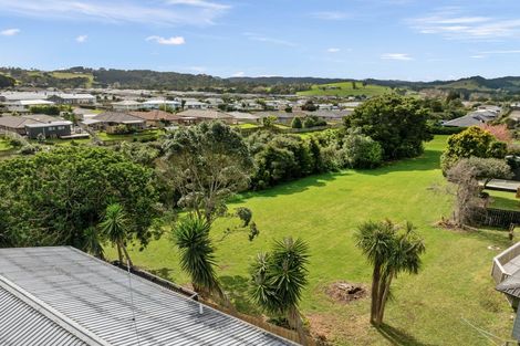 Photo of property in 124 Paramount Parade, Tikipunga, Whangarei, 0112