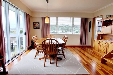 Photo of property in 28 Taupo Crescent, Plimmerton, Porirua, 5026